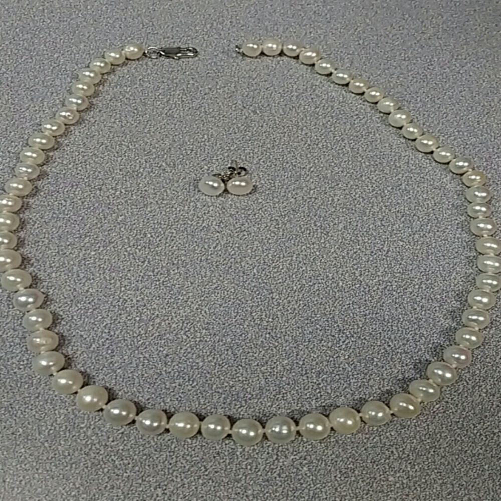 Princess set necklace and earrings